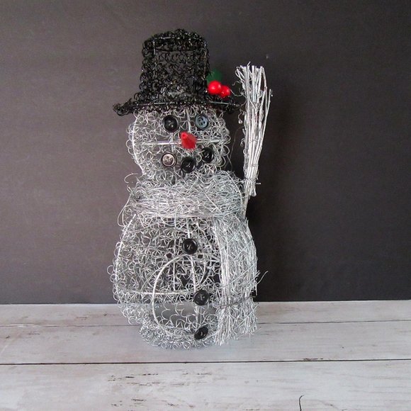 Wire mesh snowman candle holder - 15" tall - Picture 4 of 11